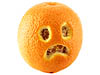 Смайлик-апельсин грустит