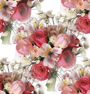 Букетики розовых цветов на белом
