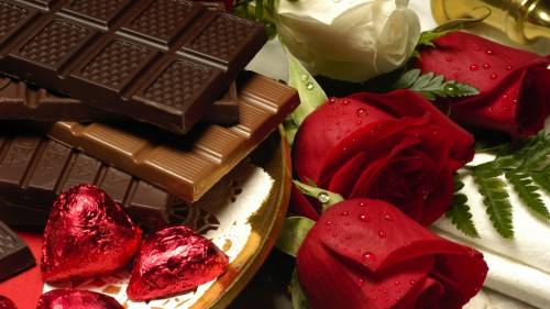 Розы и шоколад. С праздником