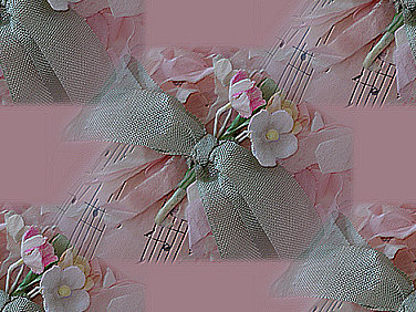 Цветы на нотах с зеленым и розовым бантиком