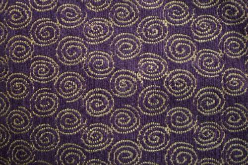 Текстиль. Спиральки на фиолетовом