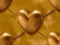 Сердечки золотистые на золотом