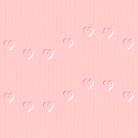 Тисненые сердечки волнами на розовом