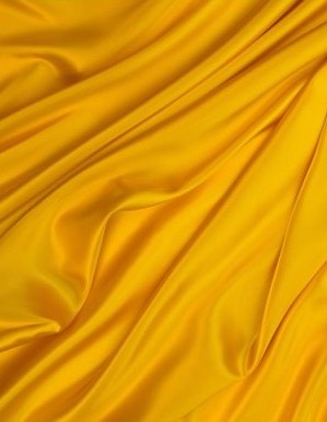 Ткань шелковая со складками желтая